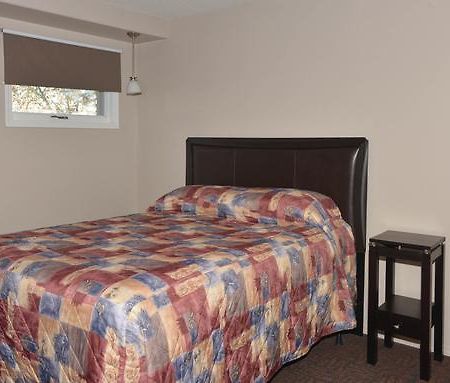Swan River Thunderhill Motel And Suites מראה חיצוני תמונה